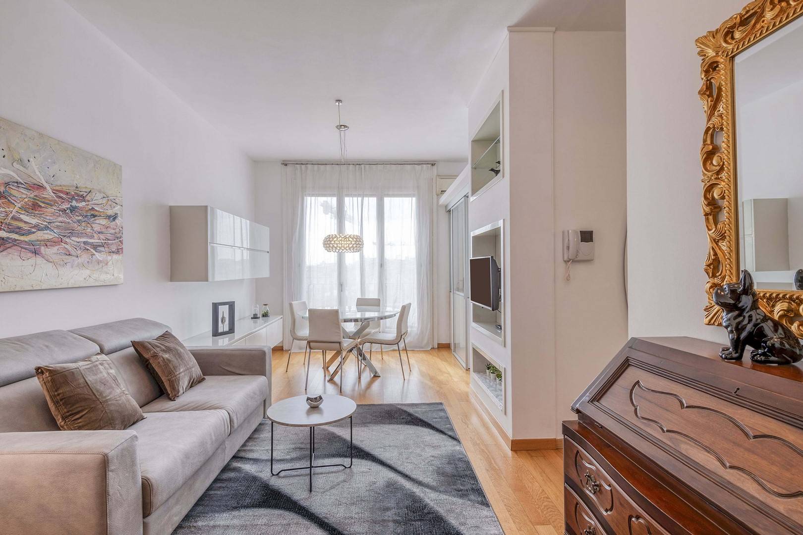 Cusani Suite V